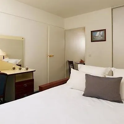 城市公寓里昂维尔巴纳酒店 维勒班 3*,